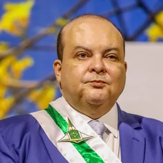 Retrato de Ibaneis Rocha